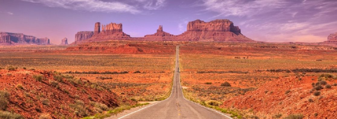 road-to-monument-valley-picture-id512735434